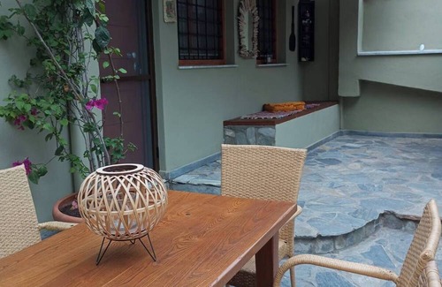 Volos City Centre House | Charming city center 2-bedroom house in beautiful Volos with AC, WiFi.