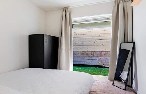 Weesperzijde Apartment | Newly Renovated Apartment Right By The Famous Amstel River