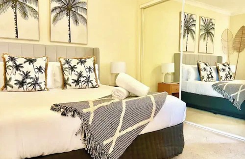 Ettalong Beach Villa | FantaSea In Ettalong Beach - 700m to Beach 3 bedrooms 7 Guests 4 Beds 2 Baths