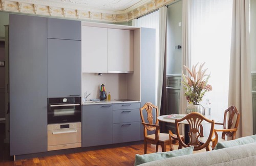 Lausanne House | Charming hotel in fantastic Lausanne with WiFi, fitness room, AC