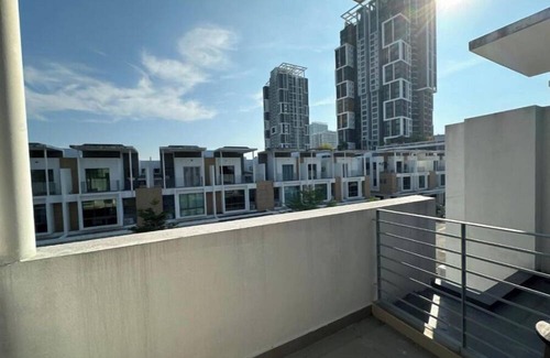 Cyberjaya House | Self Check in Homestay Room 1, Y5 Netflix Parking Coway