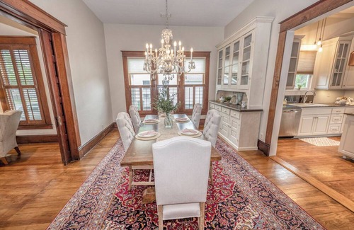 Brenham House | Historic 3-bedroom house walking distance to Downtown Brenham