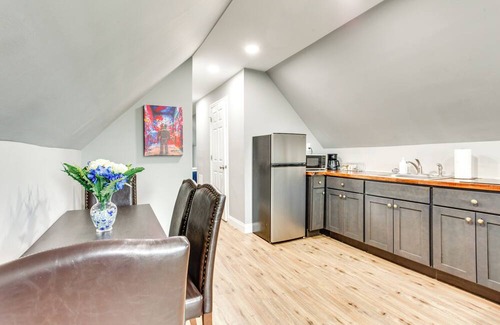Elizabeth Apartment | Cozy Elizabeth Apartment: 3 Mi to Newark Airport!