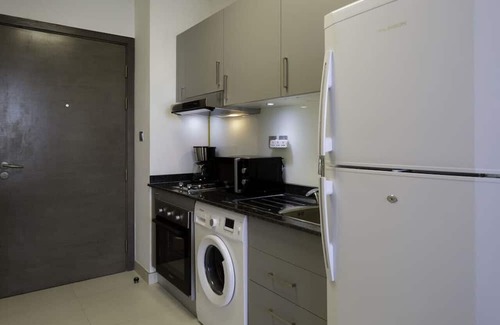 Discovery Gardens Apartment | Luxury Studio 5 mins from Ibn Batuta!
