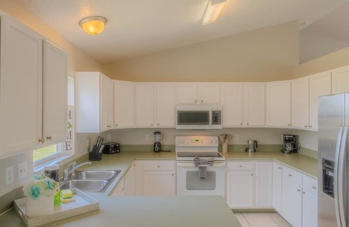 Clermont House | Cozy family home!