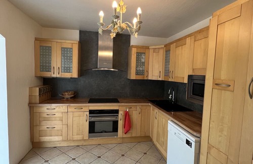 Morancez Bed & Breakfast | Bed and breakfast near Chartres on the banks of a river, heated pool, billiards.