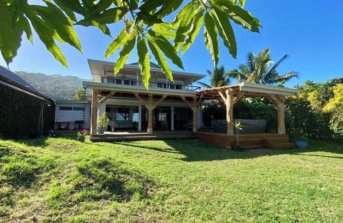 Paea House | Family House access in the lagoon - jacuzzi, fiber; 3 bedrooms A/C - 3 bathrooms