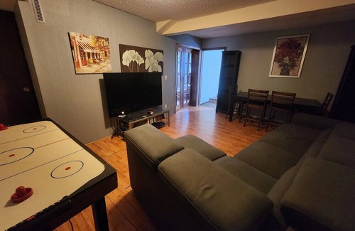 Sylvan Lake House | 2 Bed 2 Bath a walk from the lake