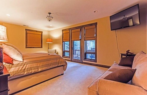Incline Village Villa | Beautiful Villa in North Lake Tahoe, 7 Minute Drive to Crystal Bay