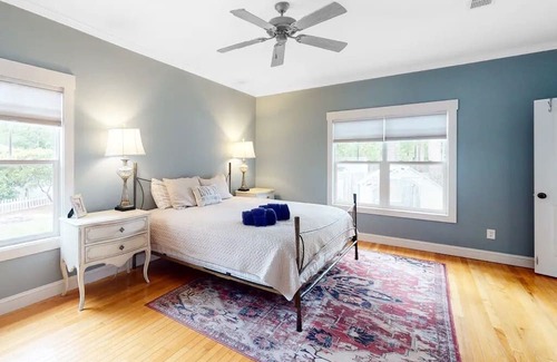 Southport Cottage | Charming 3-bedroom cottage with Hot Tub in lovely Southport!