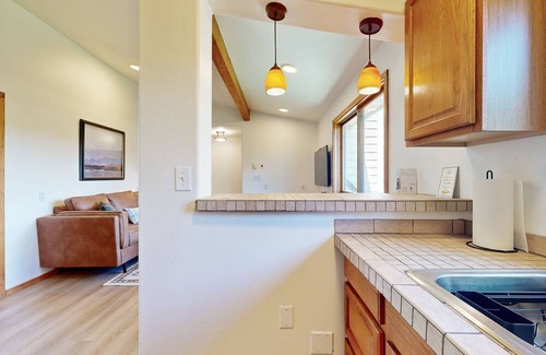 Durango Apartment | Comfortable rental with kitchenette, streaming TV & great views