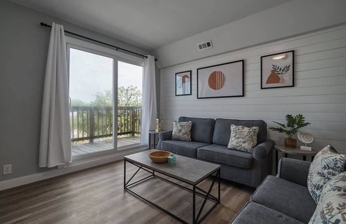 Cottage Line Apartment | *Waterview/Pool* Coastal Breeze Suite @ Salt & Sea