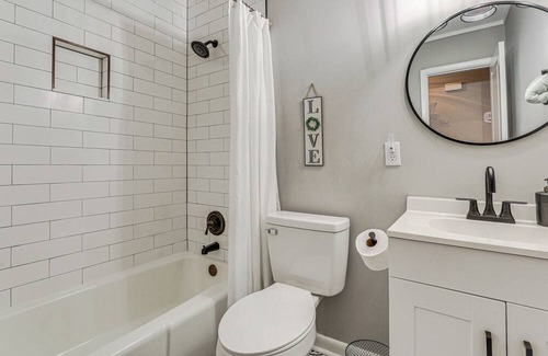 Goose Creek House | Pet-Friendly Goose Creek Home: 19 Mi to Charleston