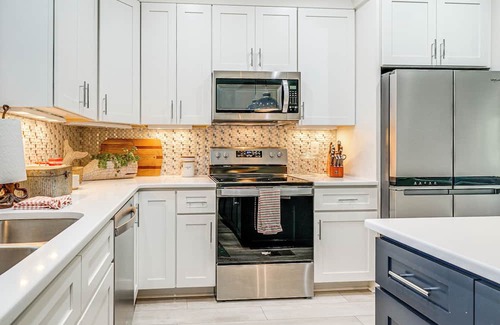 Myrtle Grove House | Dog-Friendly Wilmington Retreat ~ 7 Mi to Beach!