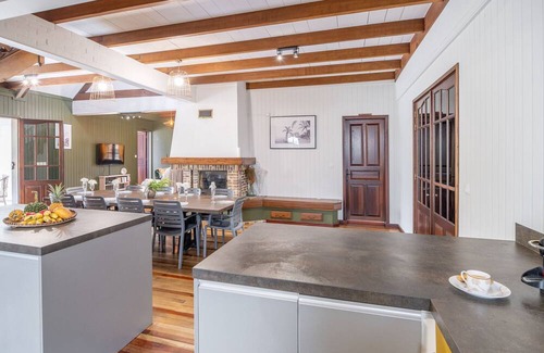 Les Avirons Cottage | Gite Les Avirons, 5 bedrooms, 10 persons