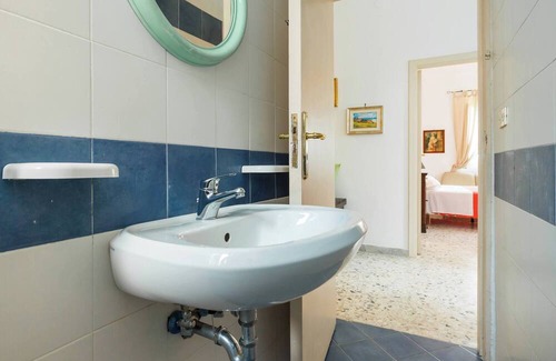 Ceraso Apartment | Flat In The Center Of Ceraso For Up To 8 People