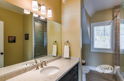 Huntsville Cottage | Great 5 bed 4 bath cottage on Fairy Lake - SW Exposure! Sauna!