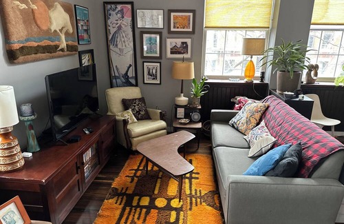 Northside Condo | Historic cozy classroom condo in vibrant neighborhood, close to UC, downtown