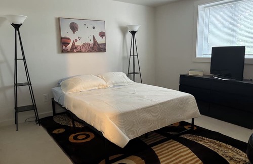 Happy Valley Apartment | Cozy 2 bedroom 1 bathroom apartment with a Beautiful view.