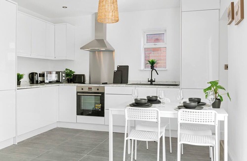 Alfreton House | Isimi luxurious house 4-Bed in Alfreton Derby
