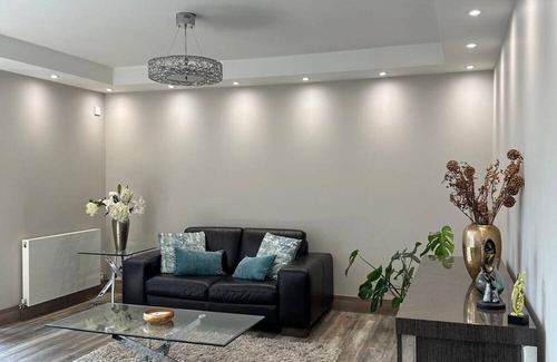 High Wycombe House | Luxurious home - Sleeps 10 - Great Location