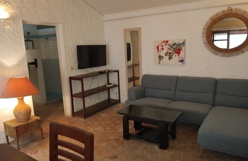 Cocody Apartment | Great 1 bedroom apartment, services included, with pool and garden
