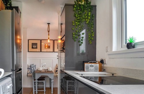 Newton Stewart Cottage | A stunning holiday cottage set in a quiet location of The Isle Of Whithorn, close to the seafront in