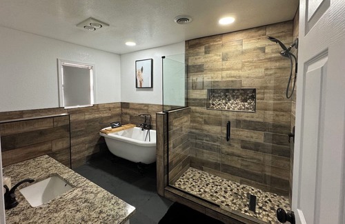 Pampa House | The Cowboy Bunkhouse - King, Queen, Full/Twin Bunkbed