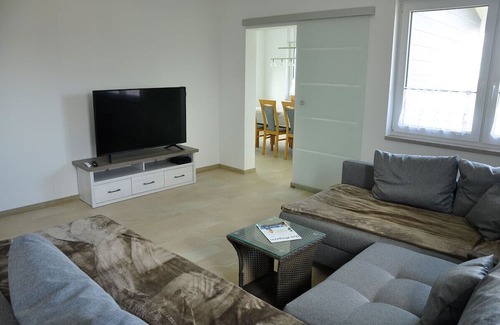 Hohenfelde Apartment | Strandnahe Komfort-fewo mit Ostseeblick -