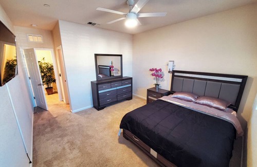 Elk Grove House | Bottom story In Luxury Home Next To New Casino