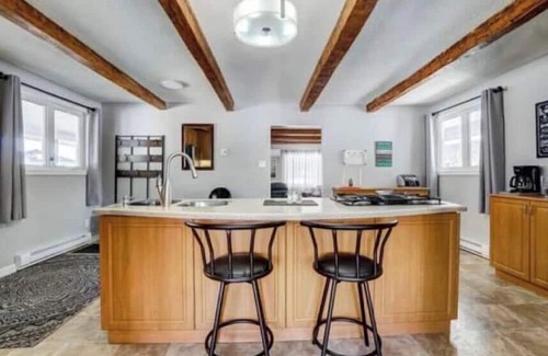 Val-des-Monts House | Eritage |Spa avec Magnifique vue sur le lac