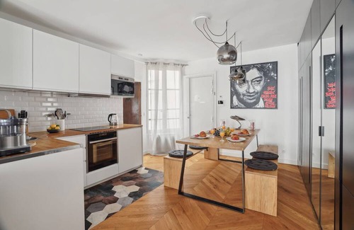 Vivienne Apartment | Chic 2BR near Louvre & Place Vendôme