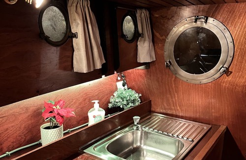 Nieuw-West Boat Rental | Authentic Charm: Aboard 'sunny'