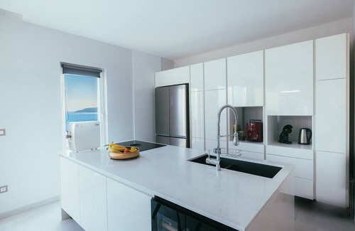 Moca Apartment | LuxuryAptInVilla Smaragd Pool