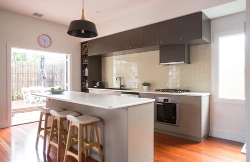 Yarraville House | Victorian Beauty 15 Minutes to heart of Melbourne City