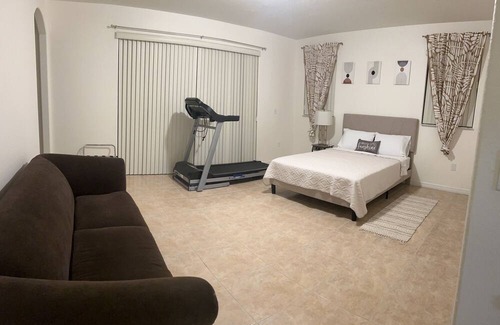 Goulds House | Mi casa tu casa in Cutler Bay