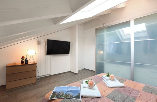 Caslano Apartment | Elegant Lugano Lake View, Caslano, Switzerland