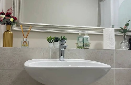 Sutton Cross House | Stylish and cosy new flat near Dublin Airport and City Center