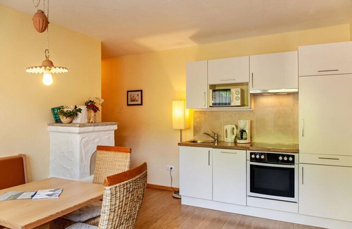 Oberau Apartment | Apartment In A Hotel 'Landhaus Sonnenzauber Sonnenzauber2' with Mountain View and Wi-Fi