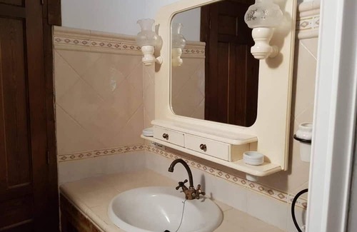 Jimena de la Frontera House | Holiday Home 'Casa Paco' with Mountain View, Private Pool and Wi-Fi