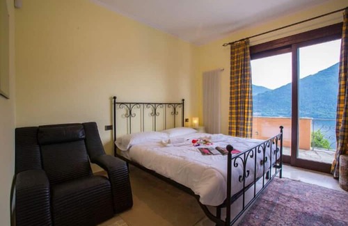 Cressogno House | Vacation home for 16 guests with 400m² in Valsolda (121083)