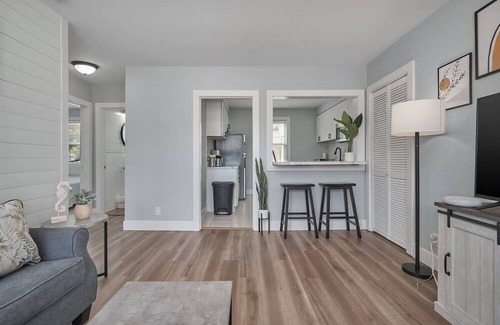 Cottage Line Apartment | *Beach/Pool* Sun Bum Suite @ Salt & Sea