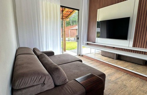 Palhoca Cabin | Chácara Pagará com Jacuzzi e Piscina