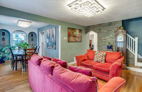 Bergenfield House | Charming Bergenfield Retreat: 16 Mi to Manhattan!