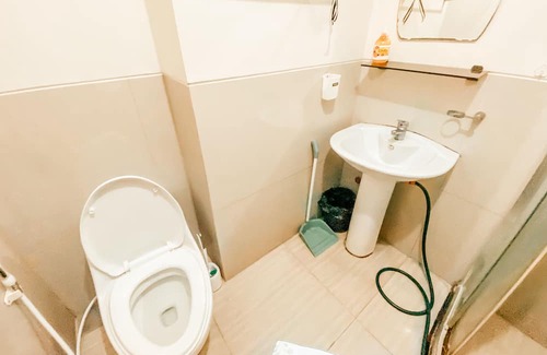 Legazpi Village Condo | Cozy 1-bedroom condo in Makati with Pool, Gym, Sauna, WiFi, AC, and Netflix