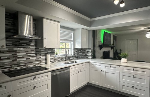 Riverview House | Family friendly 4bdrm SOLAR HEATED POOL HOME 10min to Tampa w/inviting backyard!