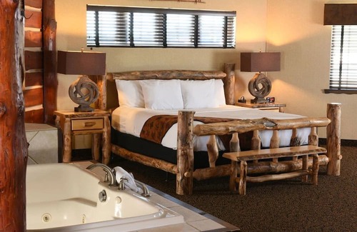 Onalaska House | For Nature Lovers: Cozy Stay w/ Access to Outdoor Activities | 3 Units