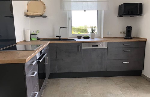 Medlingen Apartment | Spaceous apartment with garden for 8 persons