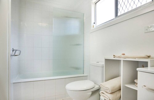Mermaid Waters Apartment | 2 bedroom self contained apartment