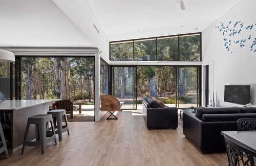 Margaret River House | Karriscape provides a peaceful location to enjoy your down south getaway. You will find everything y